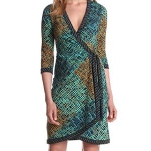 BCBGMAXAZRIA 'Adele' Wrap Dress - Size M